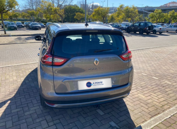 Renault Grand Scenic 1.5 dCi Dynamique S SS - Image 2