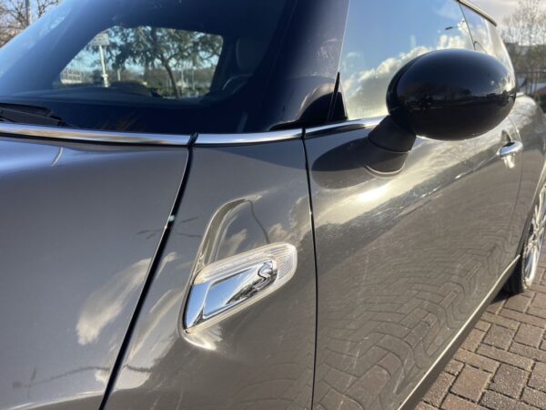 MINI Cooper SD 3 Portas - Image 10