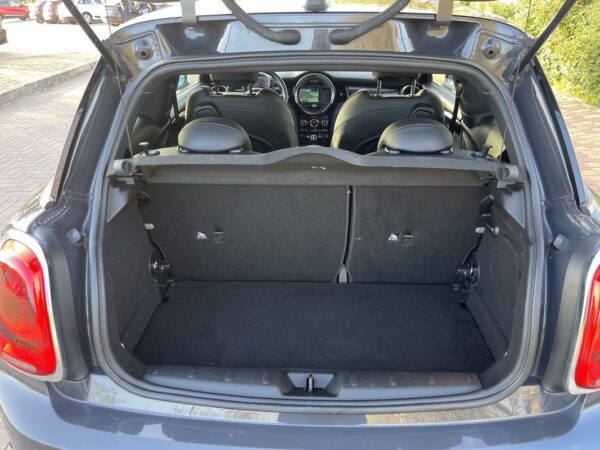 MINI Cooper SD 3 Portas - Image 9