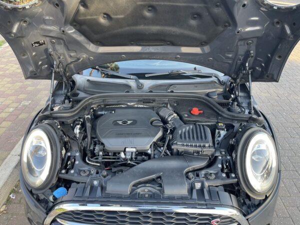 MINI Cooper SD 3 Portas - Image 7
