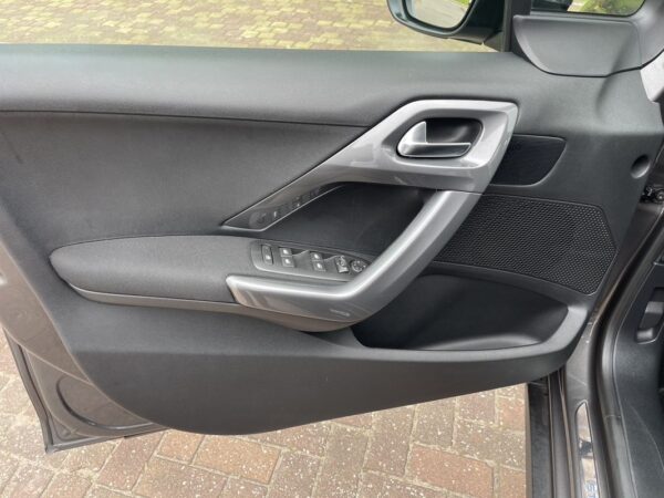 Peugeot 2008 1.5 BlueHDi Style - Image 5