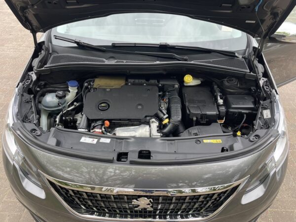 Peugeot 2008 1.5 BlueHDi Style - Image 11