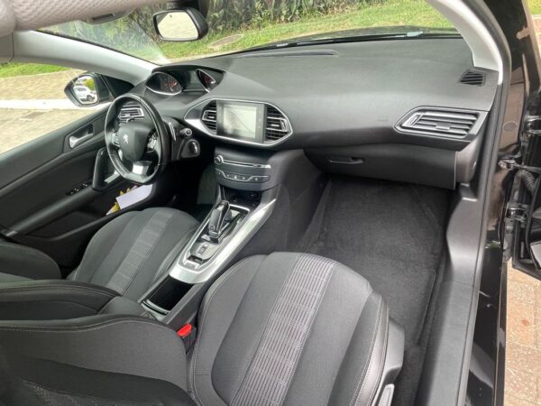 Peugeot 308 SW 1.5 BlueHDi Allure EAT8 - Image 5