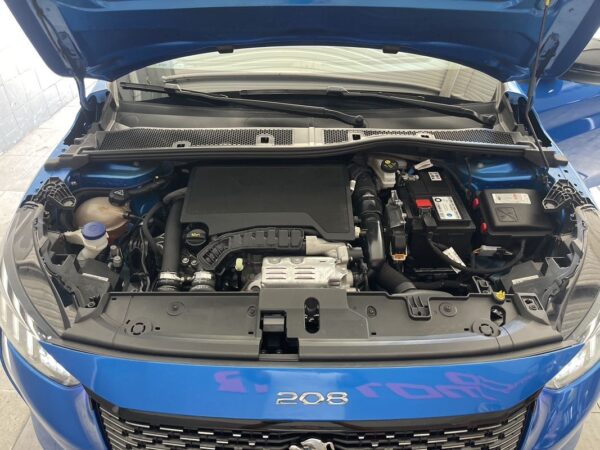 Peugeot 208 PureTech 130 EAT8 GT Pack - Image 9