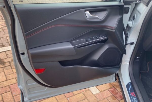 Ford Puma 1.0 EcoBoost MHEV ST-Line Design - Image 8