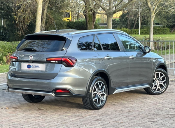 Fiat Tipo 1.0 GSE T3 Cross - Image 3