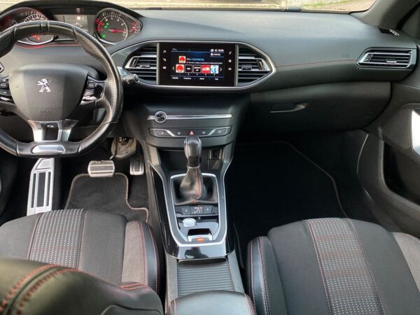 Peugeot 308 SW 1.2 PureTech GT Line EAT6 - Image 9
