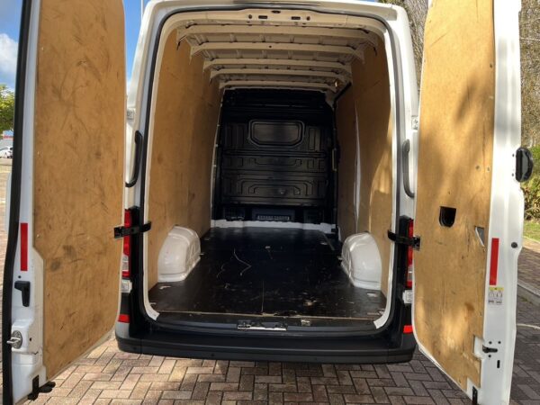Volkswagen Crafter 2.0 Tdi L3 H2 - Image 17