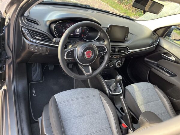 Fiat Tipo 1.0 GSE T3 Cross - Image 8
