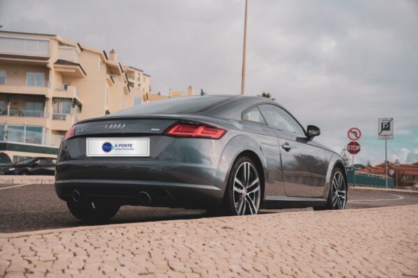 Audi  TT  2.0 - Image 2
