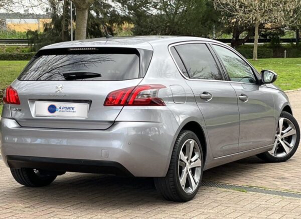 Peugeot 308 1.2 PureTech Allure Pack - Image 3