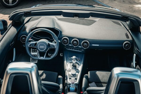 Audi TT Roadster 1.8 S - Descapotável - Image 4