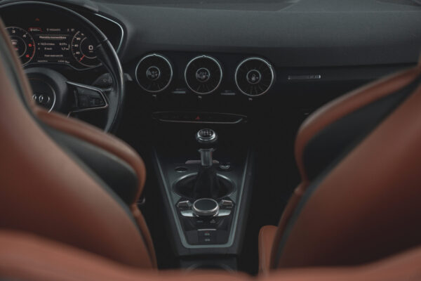Audi  TT  2.0 - Image 5
