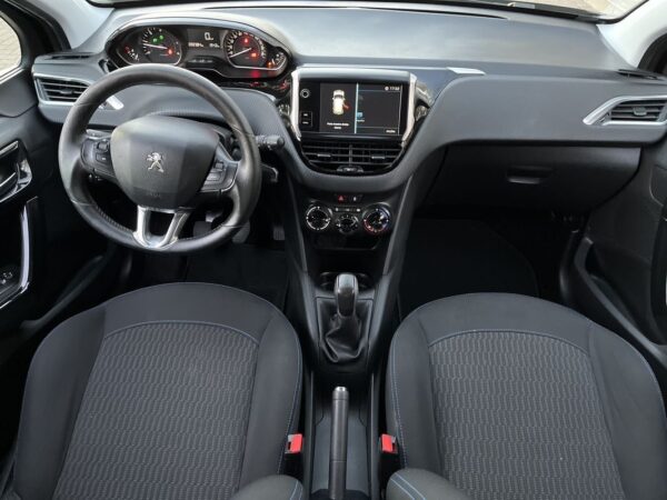 Peugeot 208 1.6 BlueHDi Style - Image 12