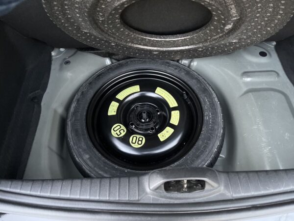 Peugeot 208 1.6 BlueHDi Style - Image 14