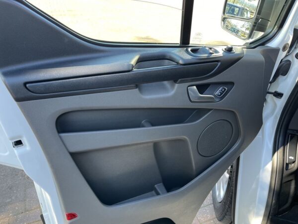 Ford Tourneo 2.0 TDCi Titanium - Image 7