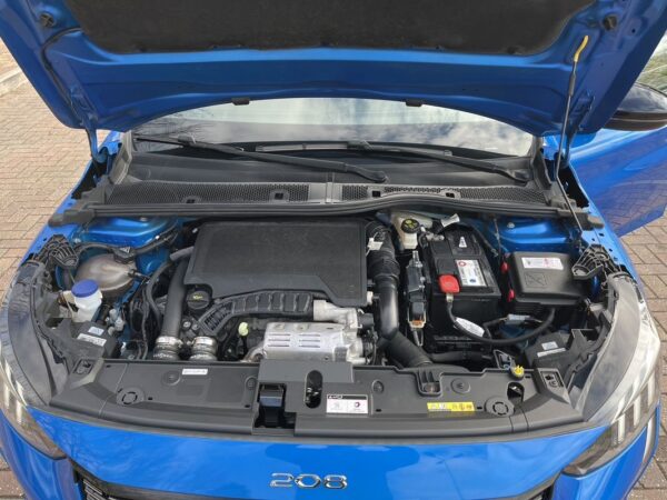 Peugeot 208 PureTech 130 EAT8 GT Pack - Image 16