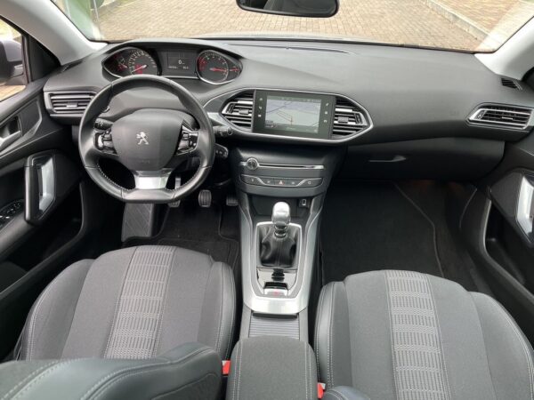 Peugeot 308 1.2 PureTech Allure Pack - Image 14