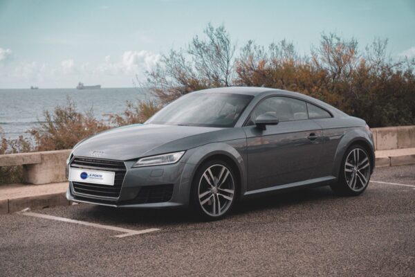 Audi  TT  2.0