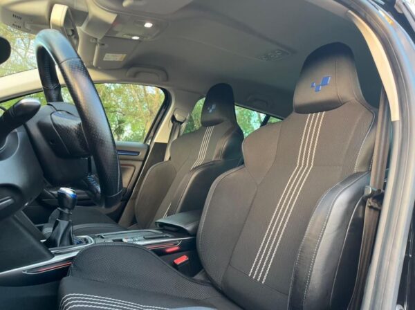 Renault Megane Sport Tourer 1.6 dCi GT Line SS - Imagem 15