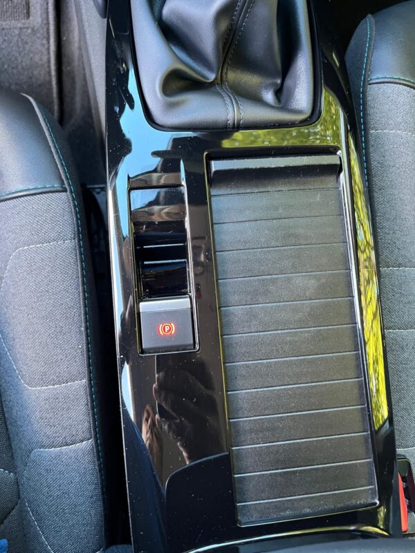 Citroen C4 1.5 BlueHDi Feel Pack - Imagem 4