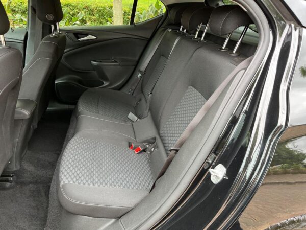 Opel Astra 1.2 T Business Edition S/S - Imagem 6