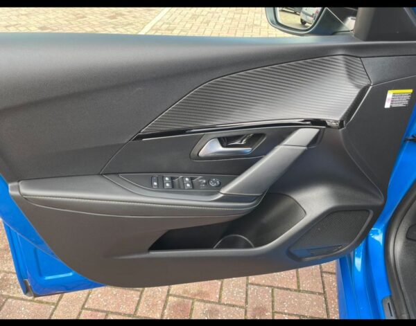 Peugeot 208 PureTech 130 EAT8 GT Pack - Imagem 2