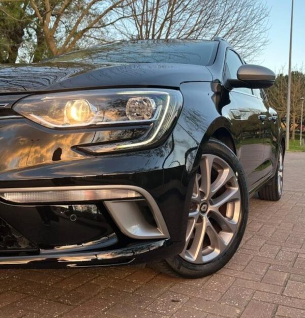 Renault Megane Sport Tourer 1.6 dCi GT Line SS - Imagem 11