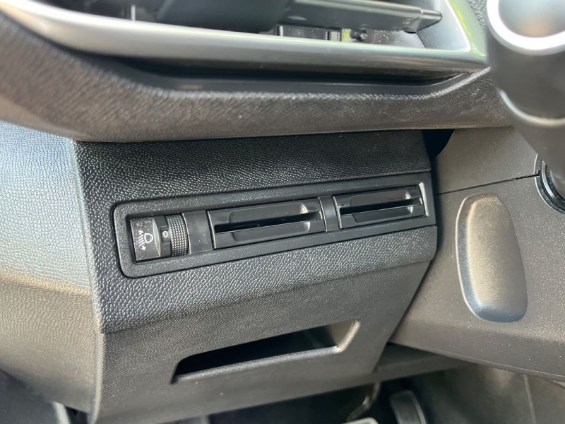 Peugeot 3008 PureTech 130 Stop & Start GPF EAT8 Allure Pack - Imagem 9