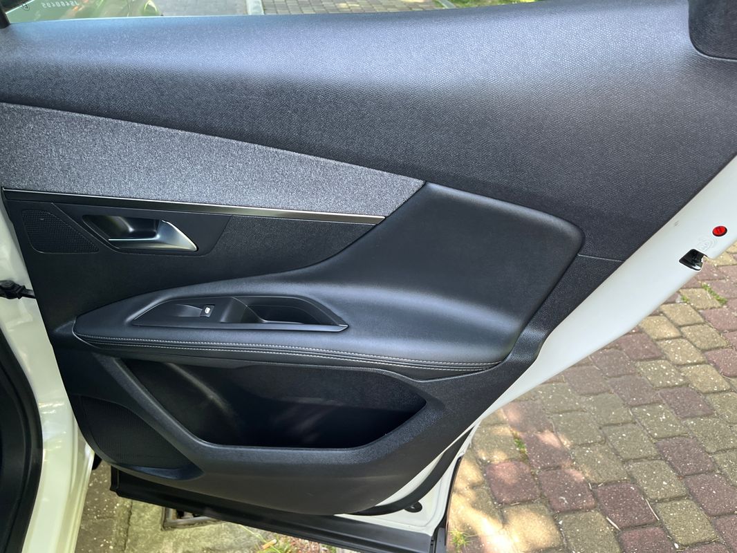 Peugeot 3008 PureTech 130 Stop & Start GPF EAT8 Allure Pack - Imagem 14