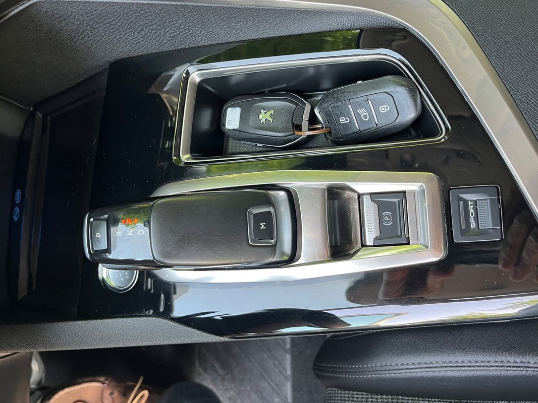 Peugeot 3008 PureTech 130 Stop & Start GPF EAT8 Allure Pack - Imagem 16