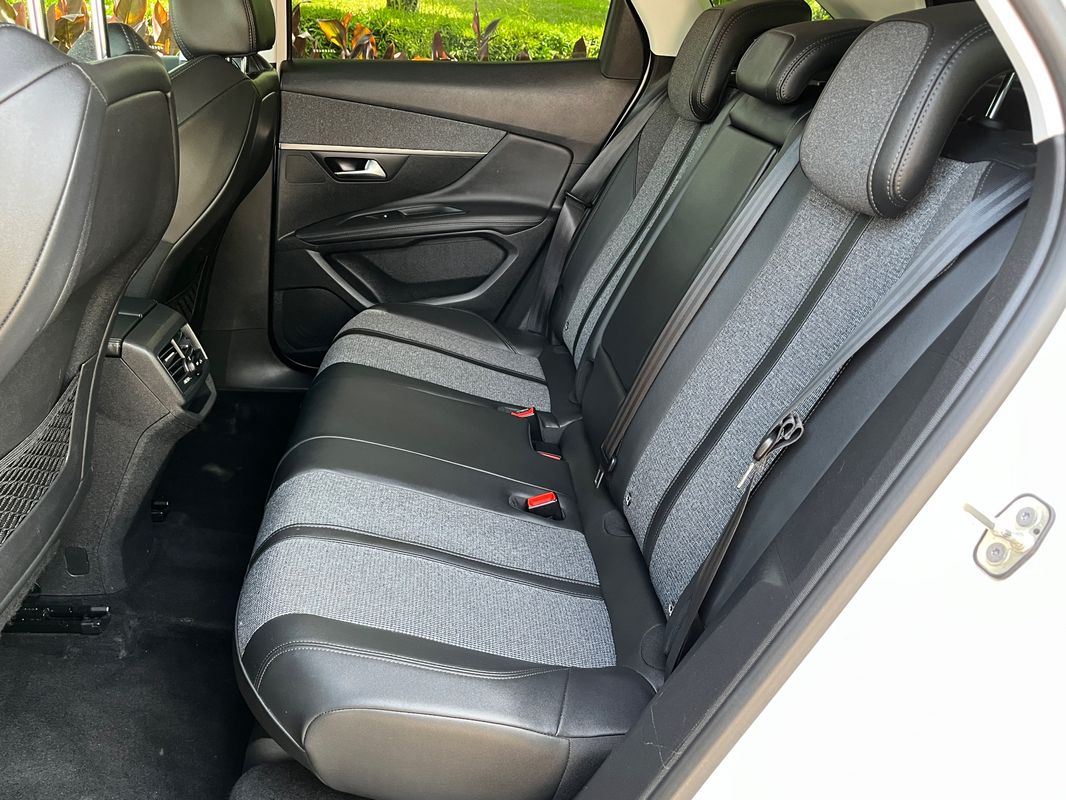 Peugeot 3008 PureTech 130 Stop & Start GPF EAT8 Allure Pack - Imagem 19