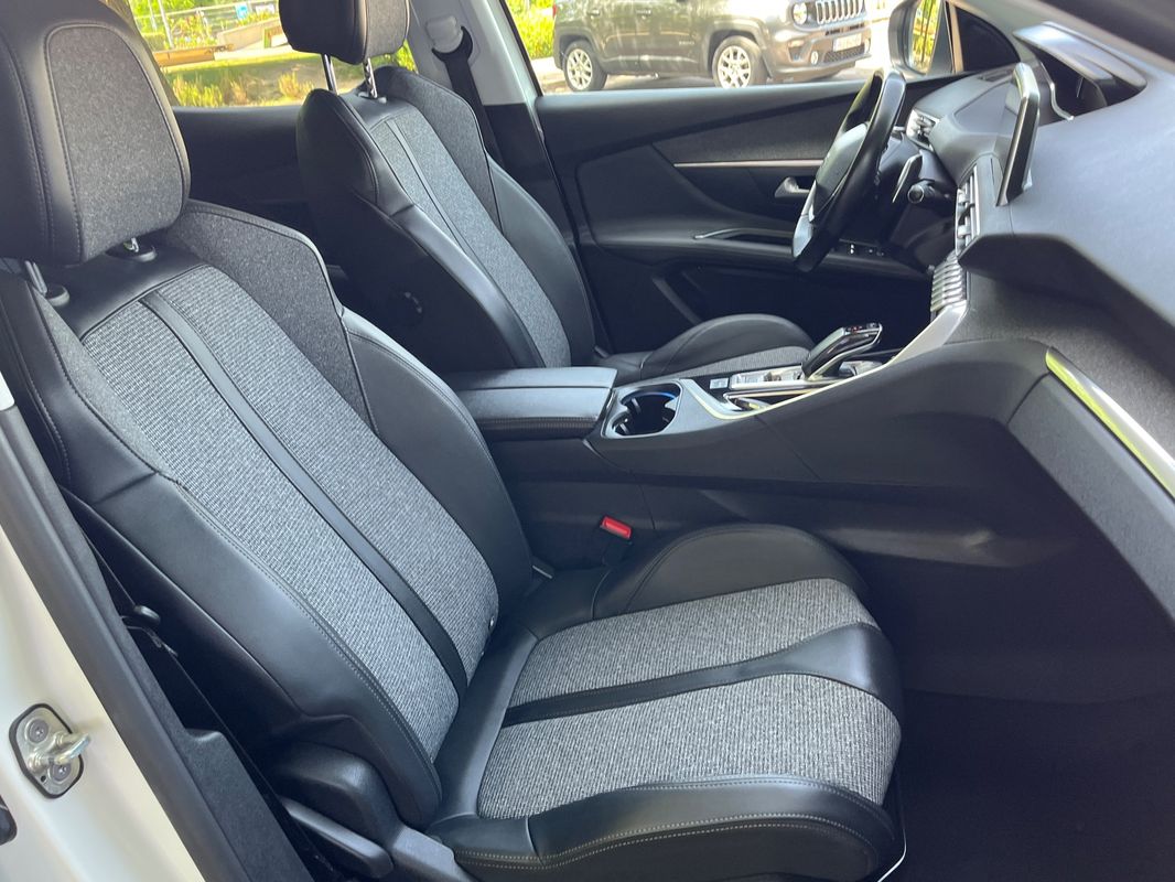 Peugeot 3008 PureTech 130 Stop & Start GPF EAT8 Allure Pack - Imagem 21